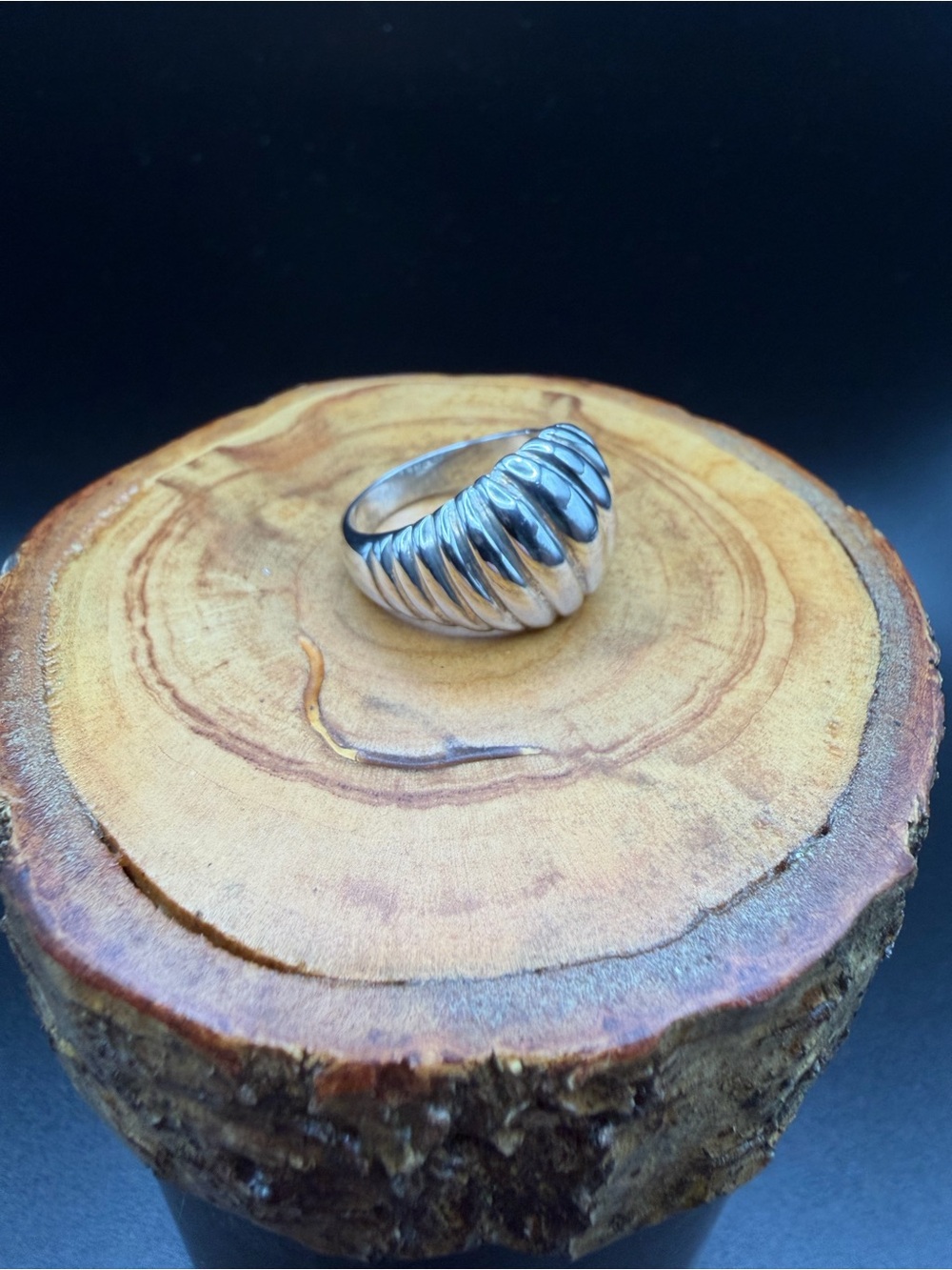 7g - Size 8 - Sterling Silver Ribbed Dome Ring